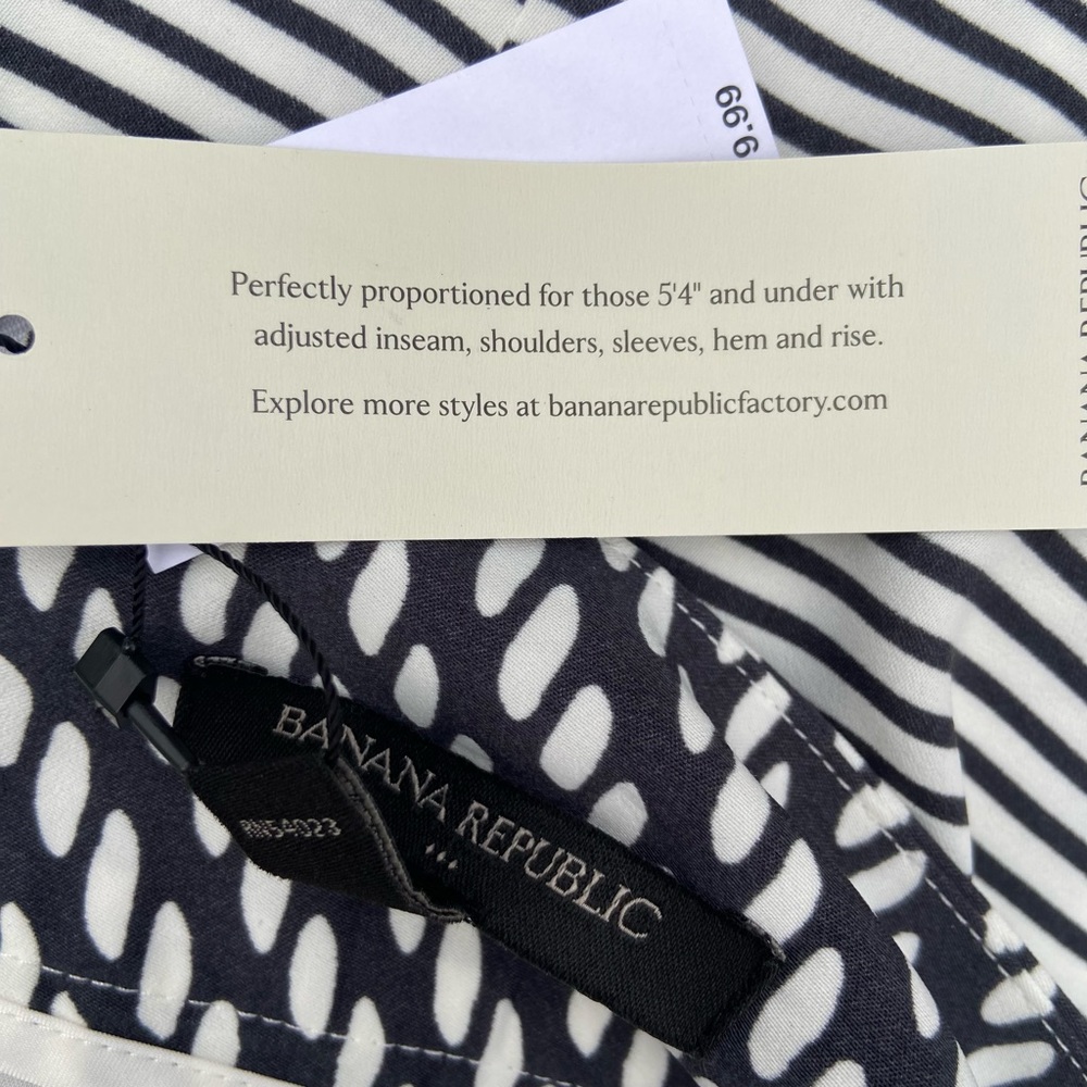 Banana Republic Black and White Wrap-Style Skirt - Picture 5 of 13
